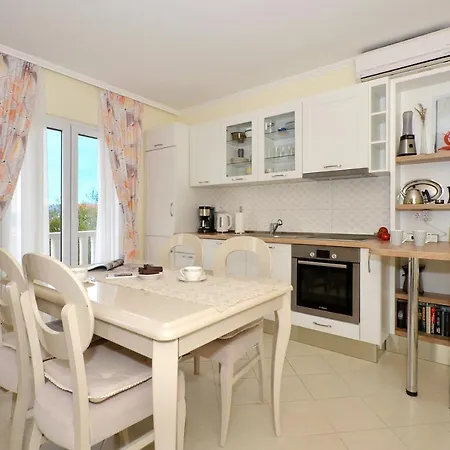 Fontana Apartment *